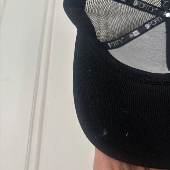 Women's New Era Black New Orleans Saints McGee Trucker 9FORTY Adjustable Hat - Picture 7 of 9